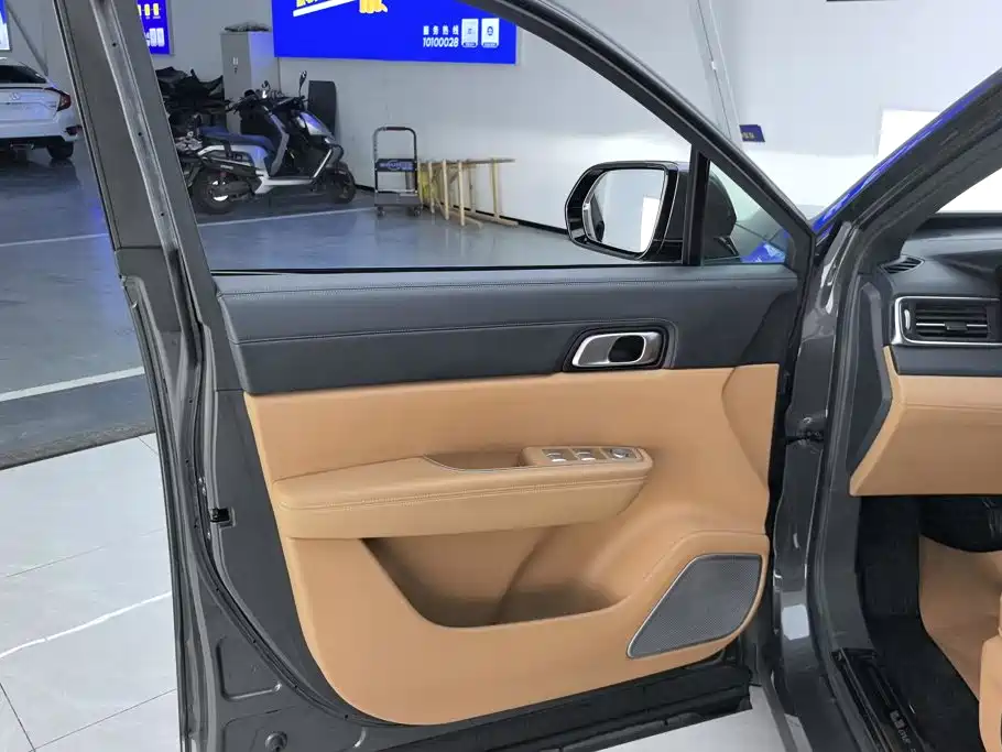 Li Auto Li ONE — миниатюра 7