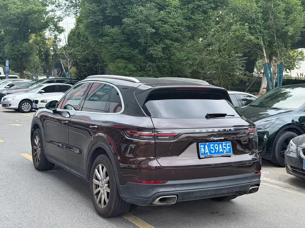 Porsche Cayenne — миниатюра 8
