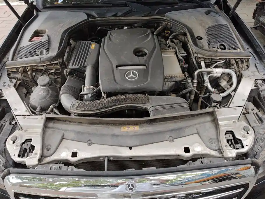 Mercedes-Benz E-Class — миниатюра 10