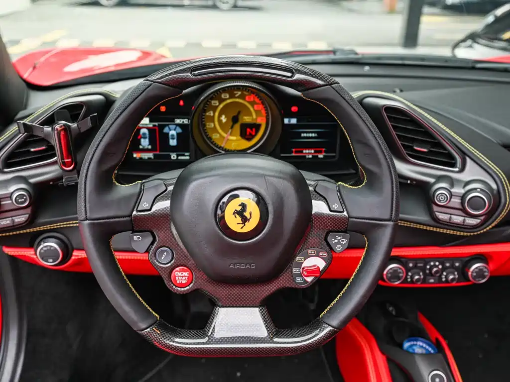 Ferrari 488 — миниатюра 9