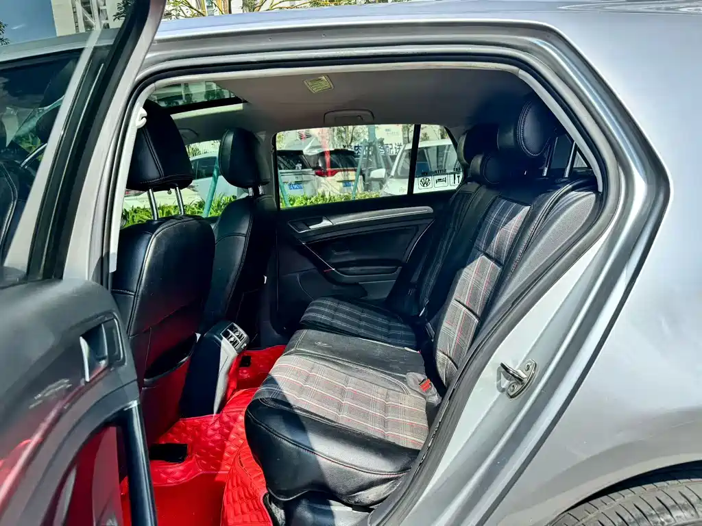 Volkswagen Golf — миниатюра 4