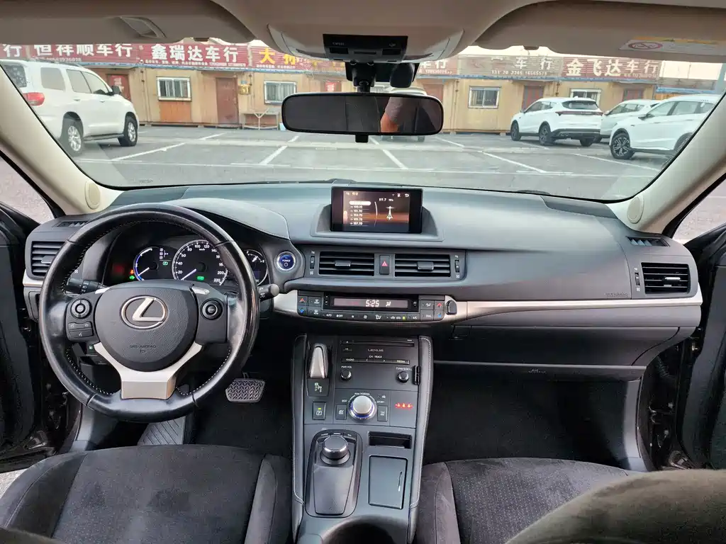 Lexus CT — миниатюра 16