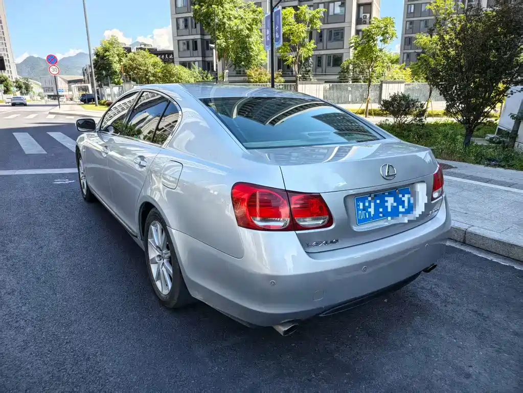 Lexus GS — миниатюра 3