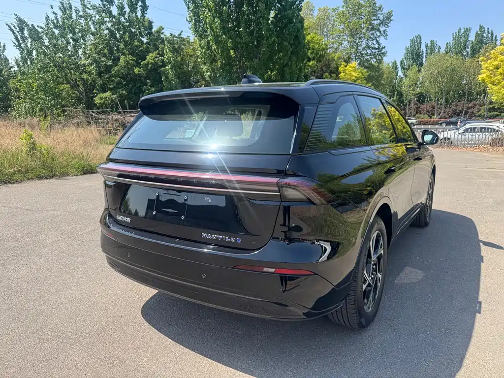 Lincoln Nautilus — миниатюра 4