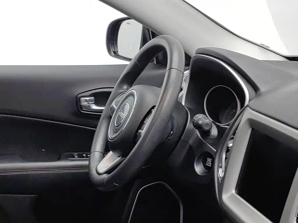 Jeep Compass — миниатюра 22