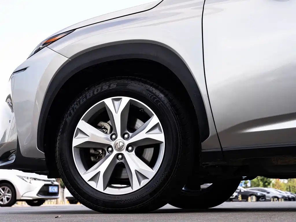 Lexus NX — миниатюра 8