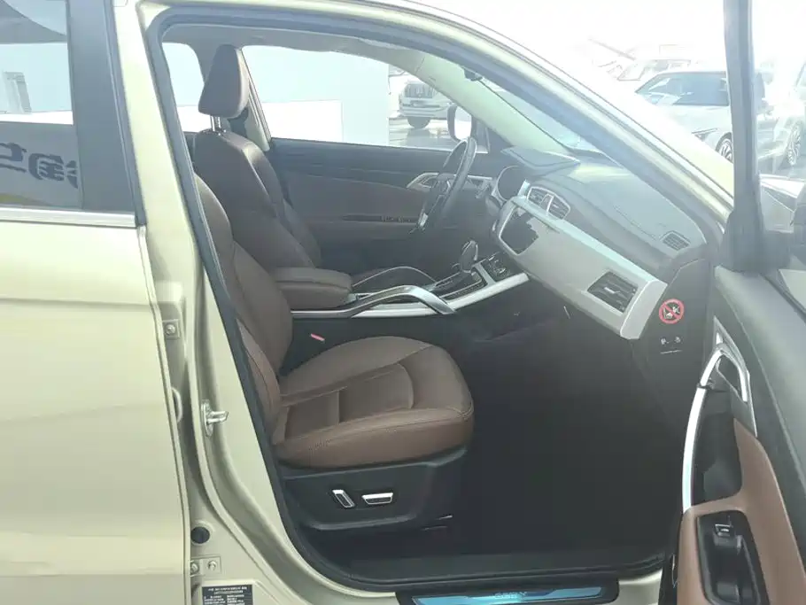 Geely Boyue — миниатюра 8