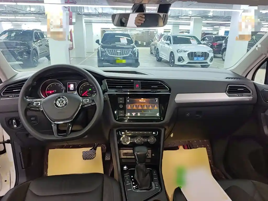 Volkswagen Tiguan L — миниатюра 10