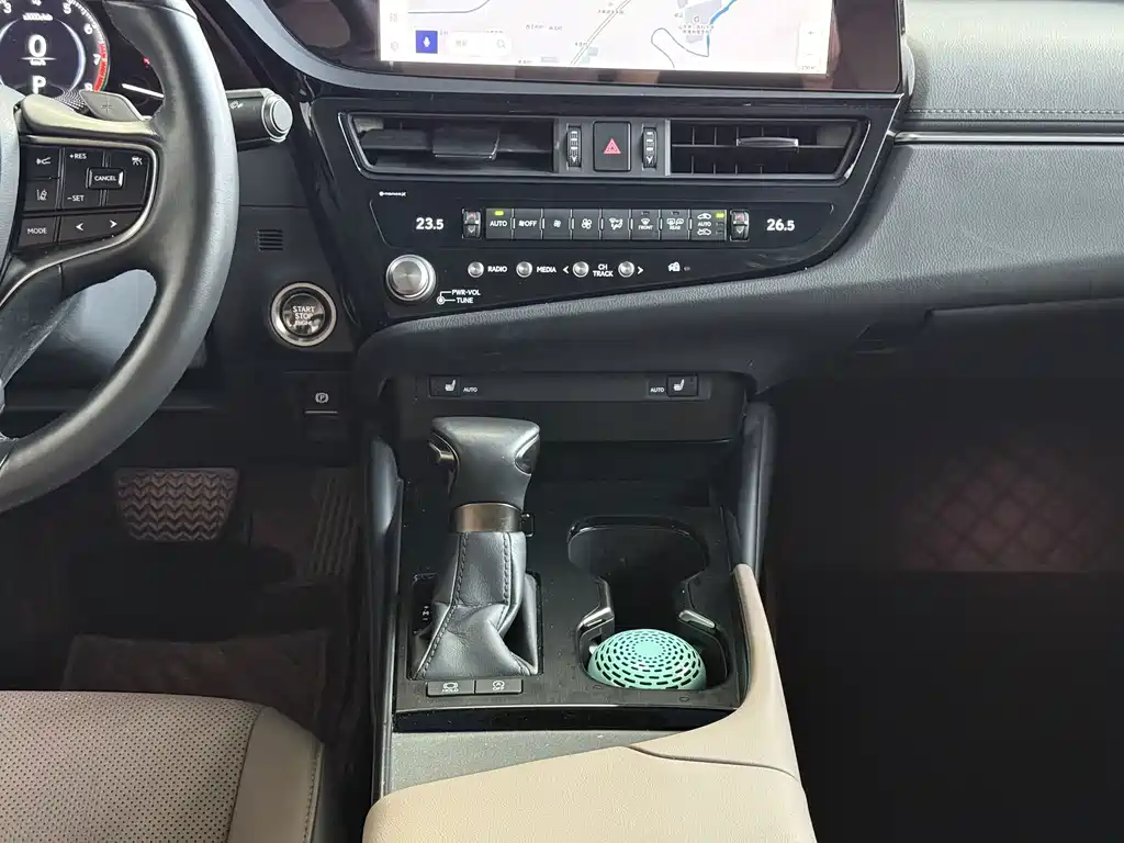 Lexus ES — миниатюра 12