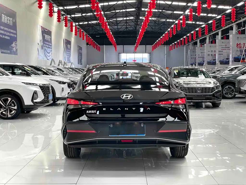 Hyundai Elantra — миниатюра 13