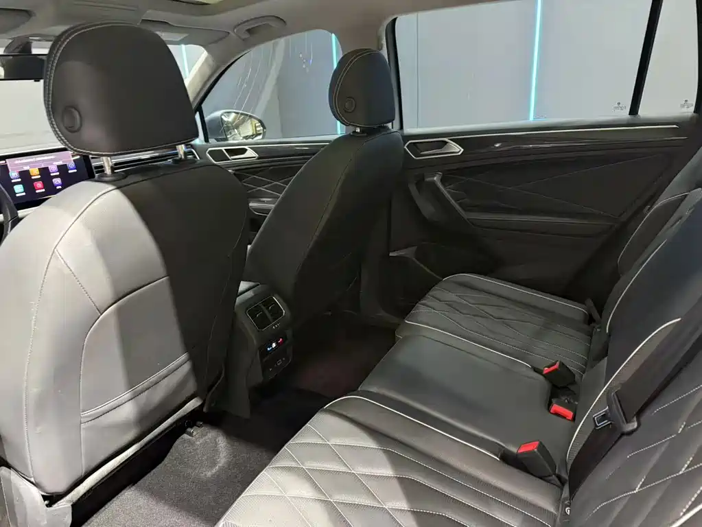 Volkswagen Tiguan L — миниатюра 10
