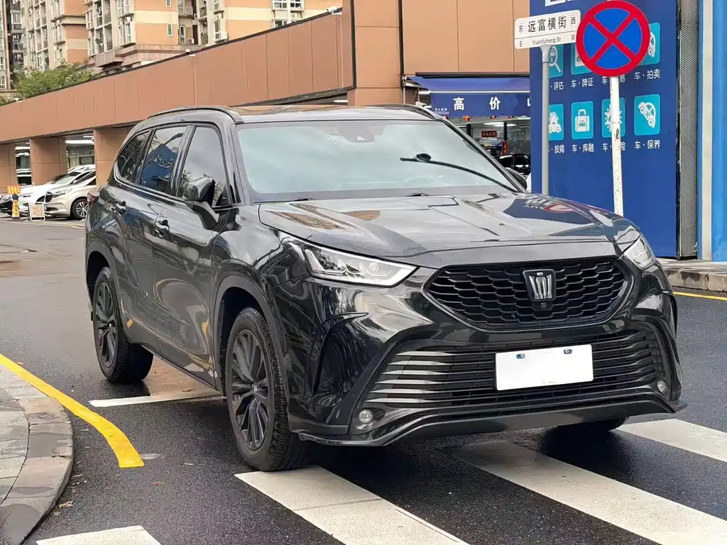 Toyota Crown Kluger — миниатюра 3