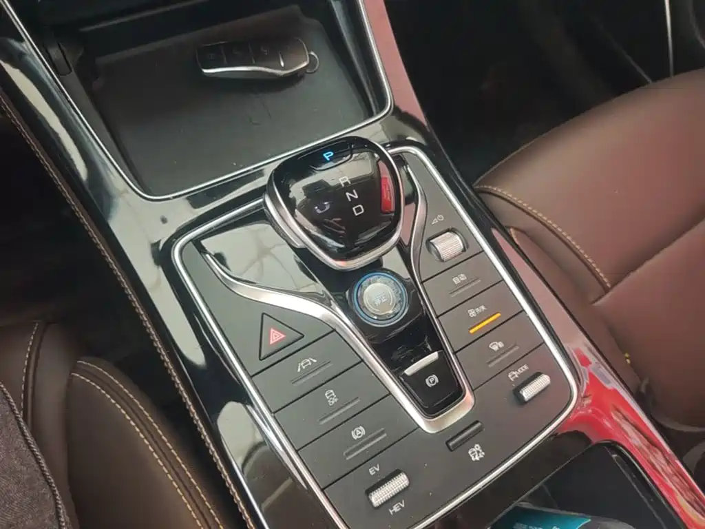 BYD MAX New Energy — миниатюра 14