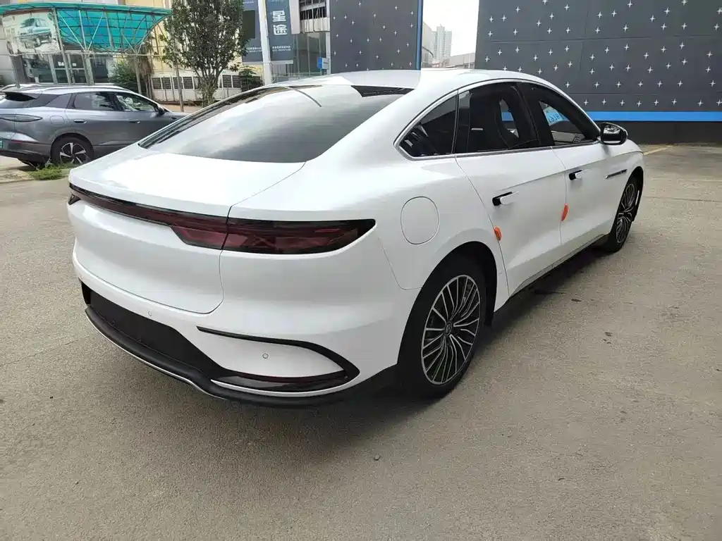 BYD Han — миниатюра 5