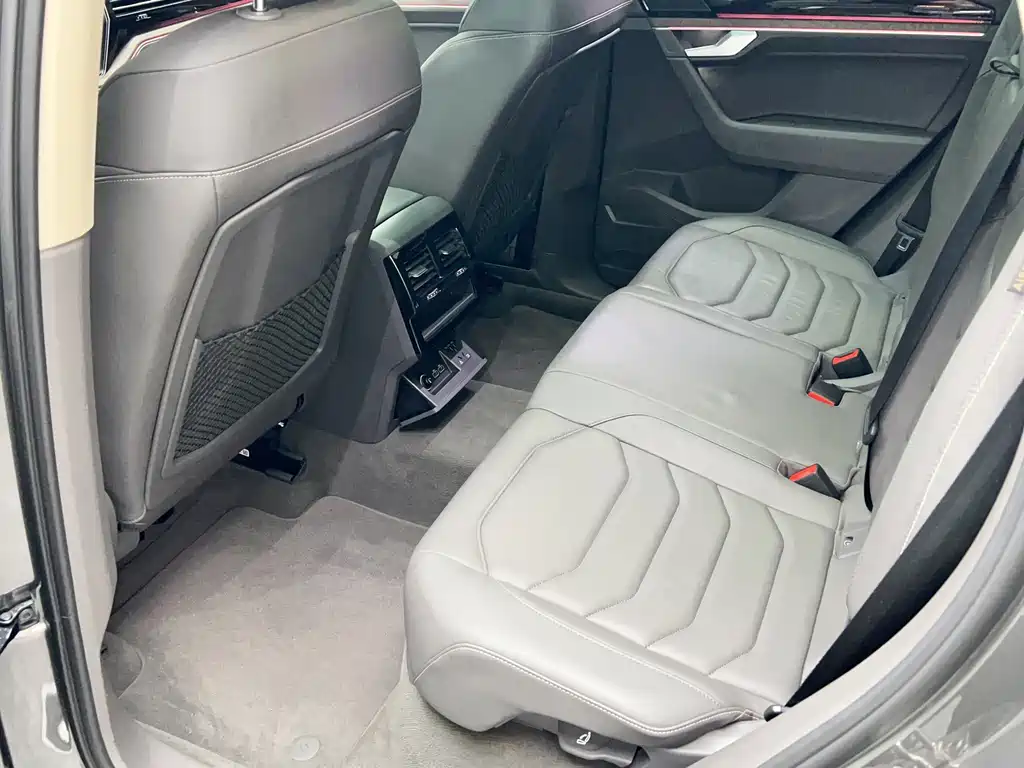 Volkswagen Touareg — миниатюра 20