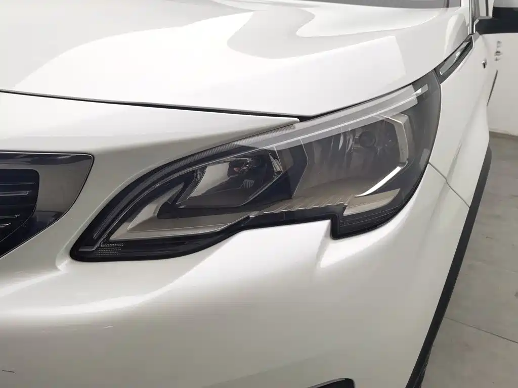 Peugeot 5008 — миниатюра 7