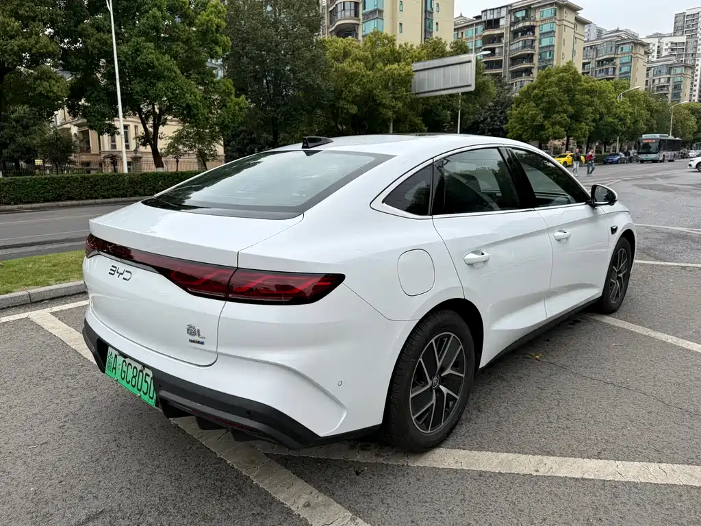 BYD QIN L