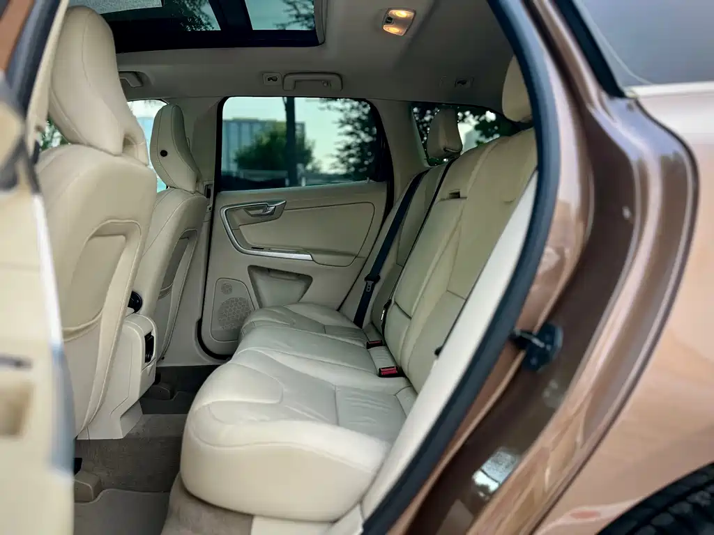 Volvo XC60 (Import) — миниатюра 26