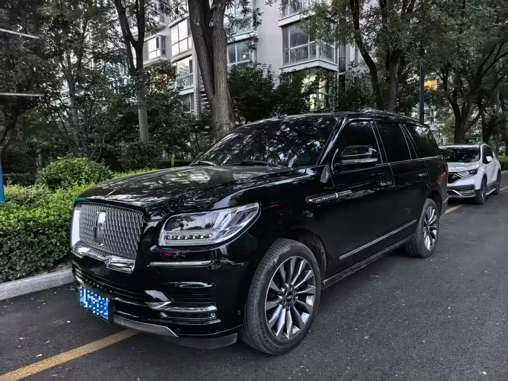 Lincoln Navigator