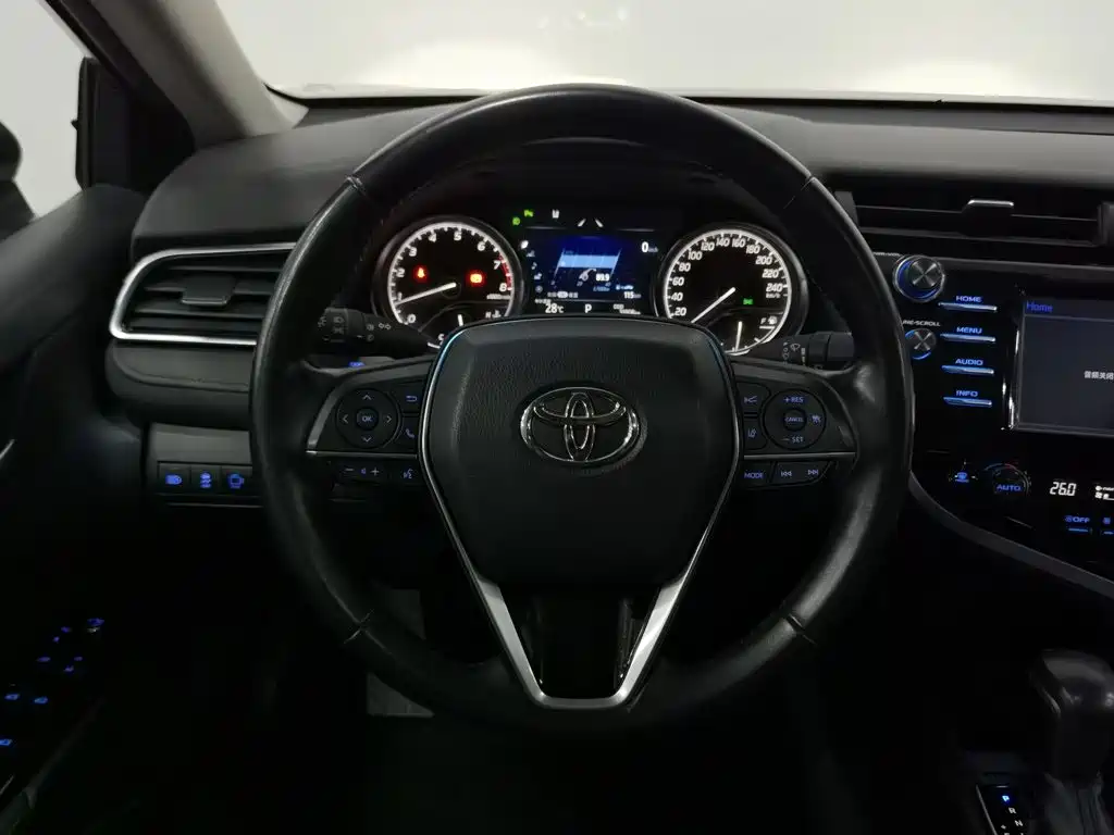 Toyota Camry — миниатюра 11