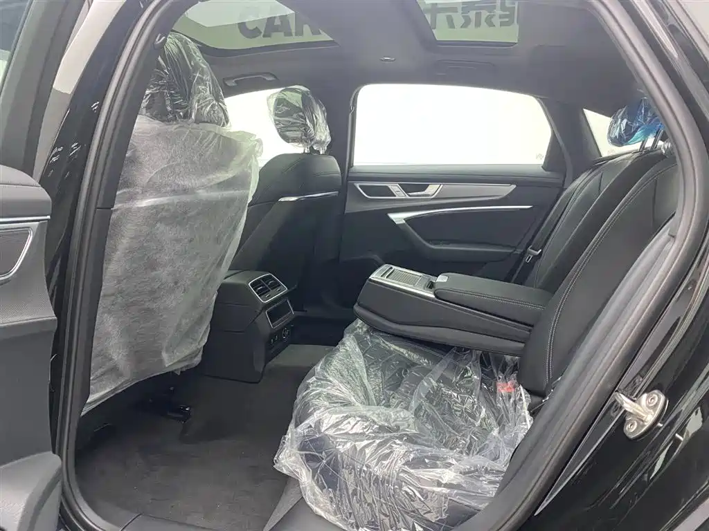 Audi A6L 2025 40 TFSI Luxury