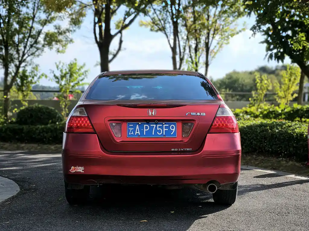 Honda Accord — миниатюра 8