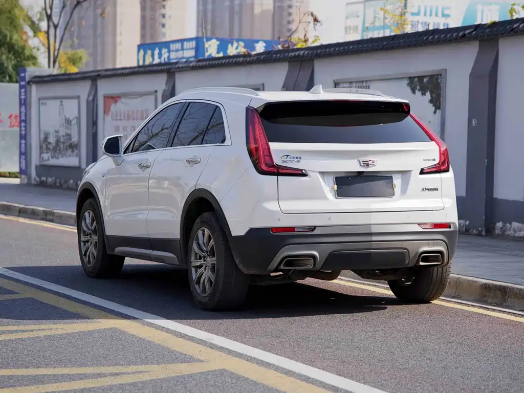 CADILLAC XT4