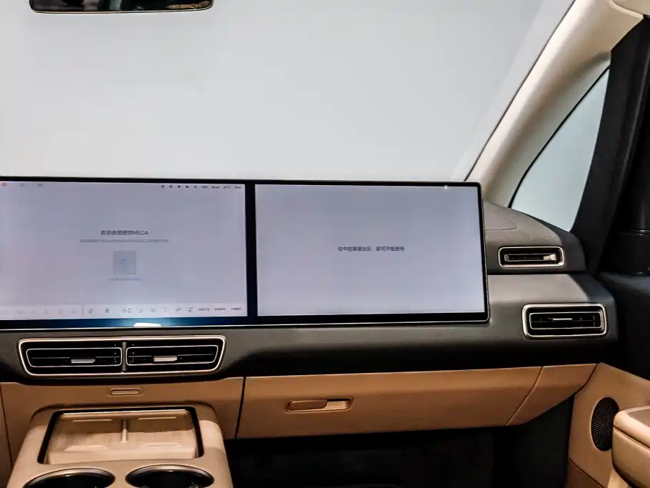Li Auto Li MEGA — миниатюра 27