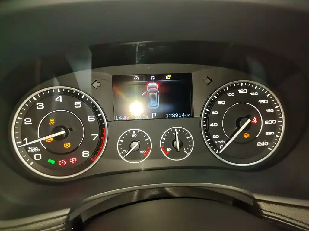 Borgward BX7 — миниатюра 9