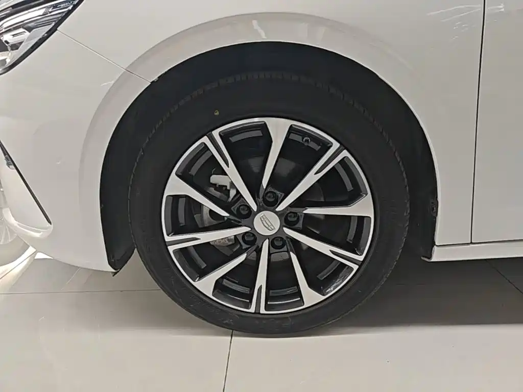 Geely Emgrand — миниатюра 23