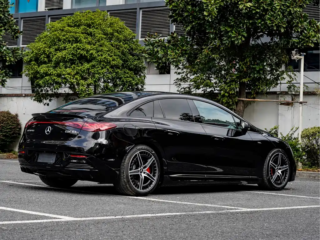 MERCEDES-BENZ EQE AMG