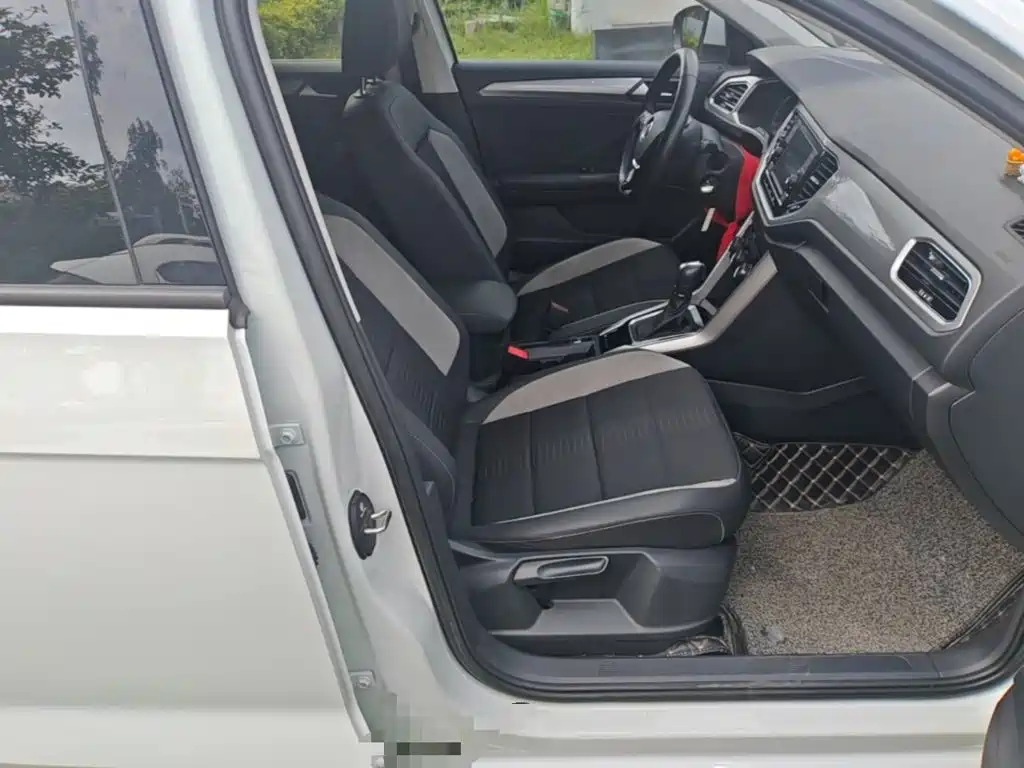 Volkswagen T-Roc — миниатюра 25