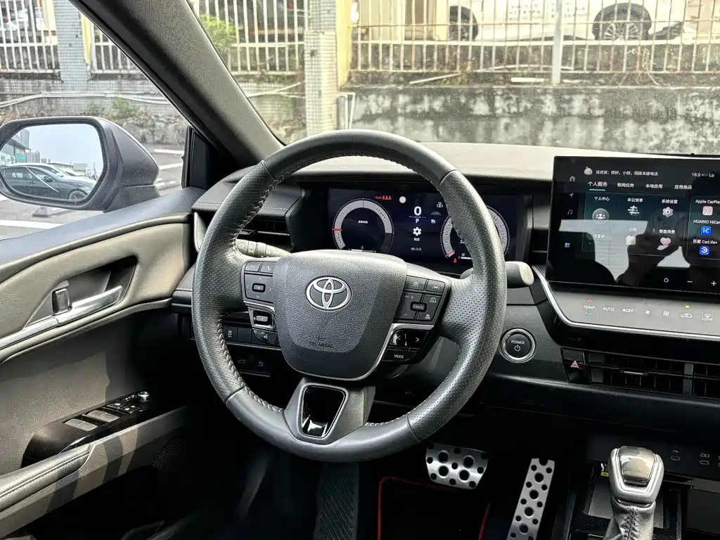 Toyota Camry — миниатюра 11