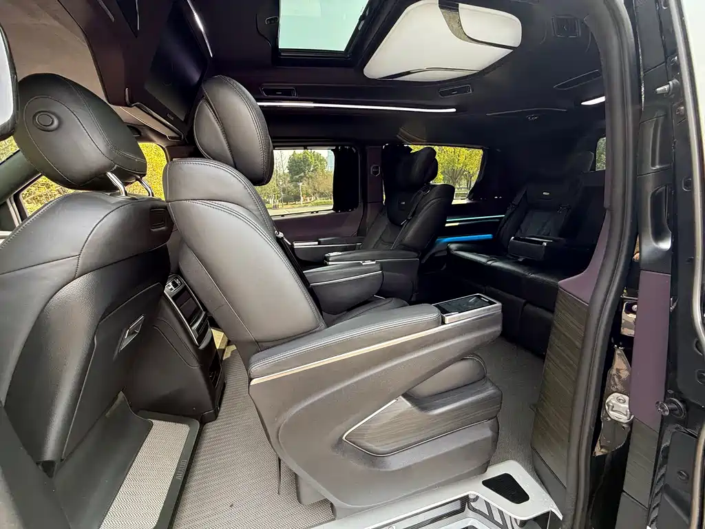 MERCEDES-BENZ V CLASS