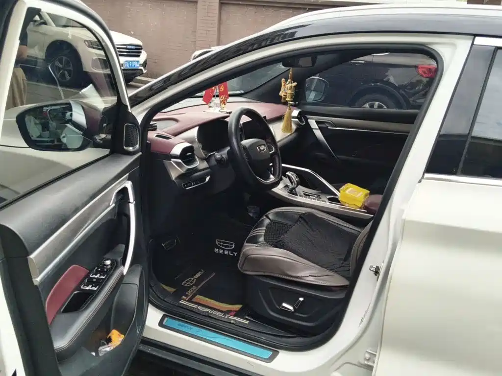 Geely Binyue — миниатюра 14