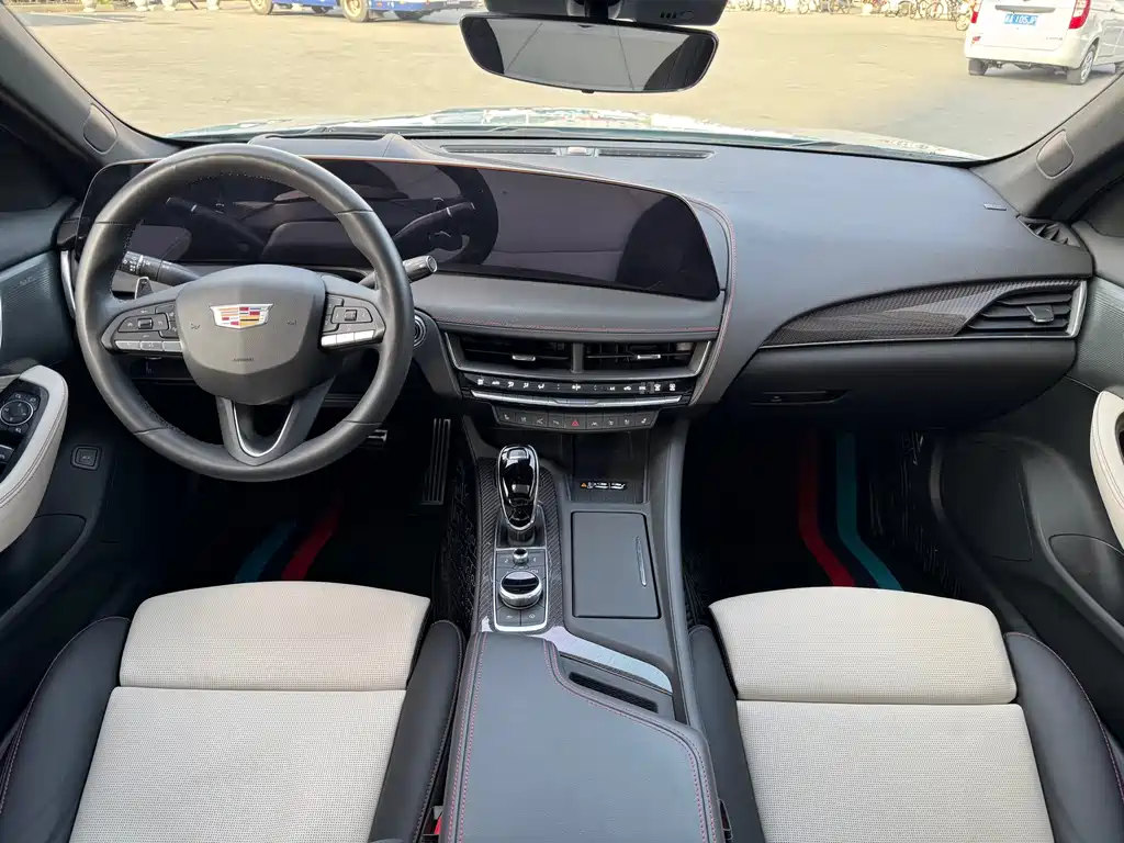 Cadillac CT5 — миниатюра 6