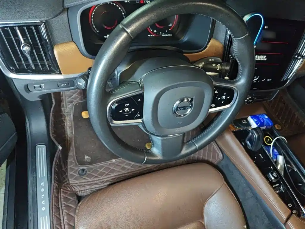 Volvo S90 — миниатюра 3