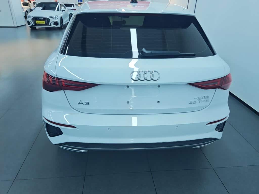 Audi A3 1.4 л 2024 г. Белый, пробег 27799 км
