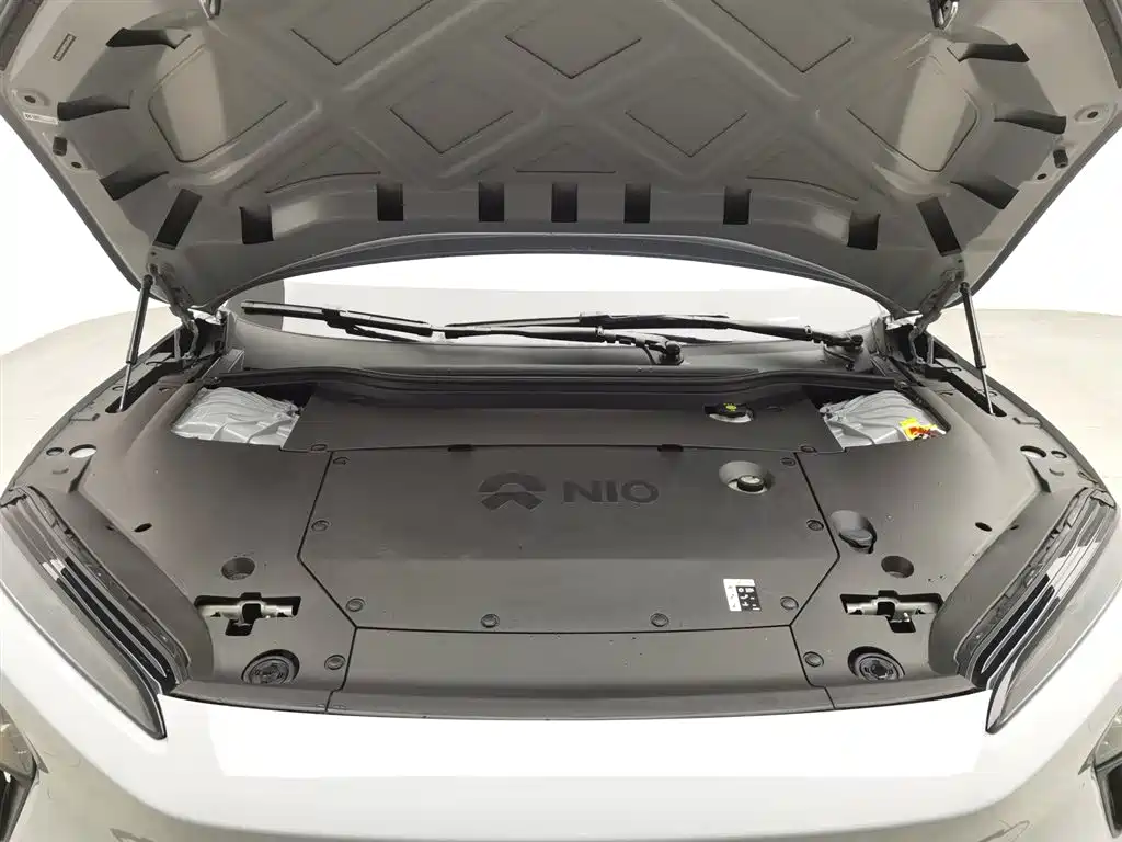 NIO NIO ET5T