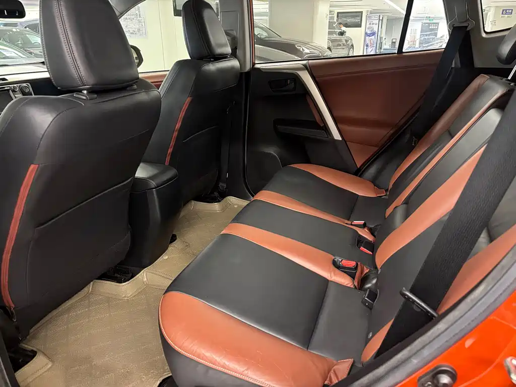 Toyota RAV4 — миниатюра 12