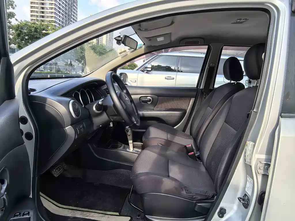 Nissan Livina — миниатюра 10