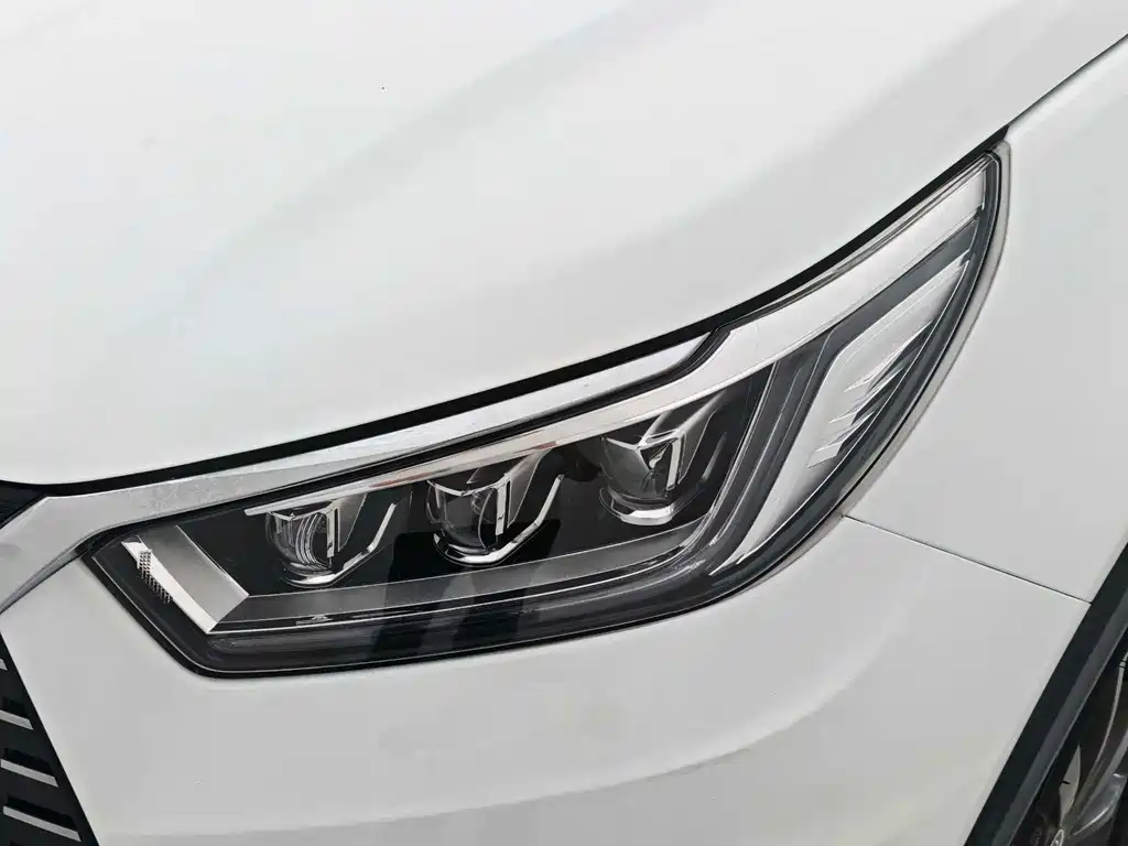 BYD Yuan EV — миниатюра 20
