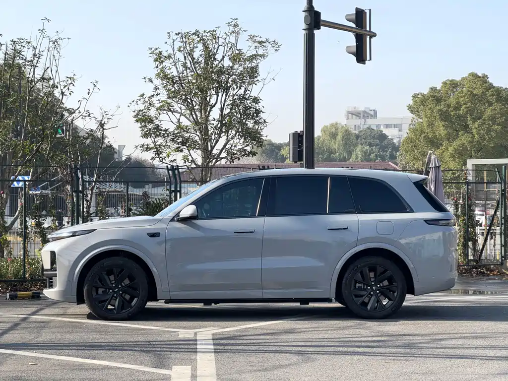 Li Auto IDEAL L8