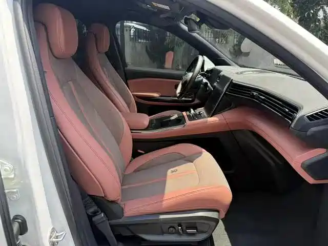 NIO EC6 — миниатюра 10