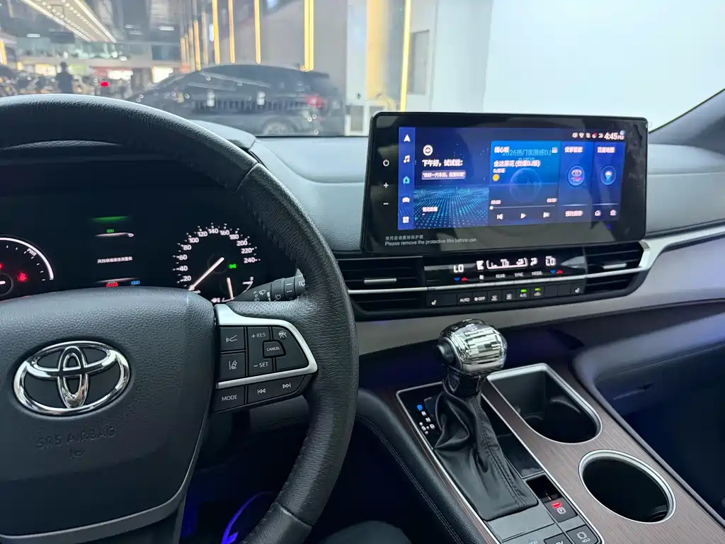 Toyota Granvia — миниатюра 9