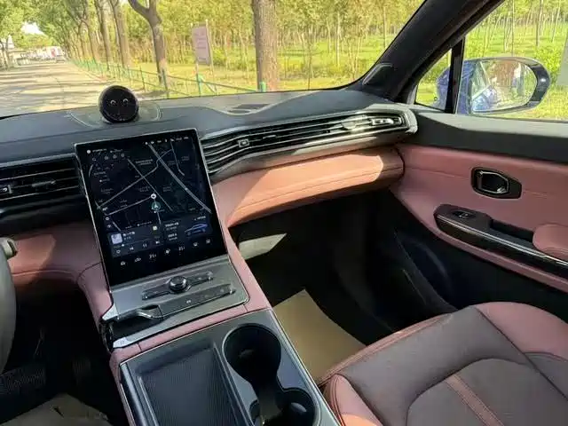 NIO EC6 — миниатюра 11