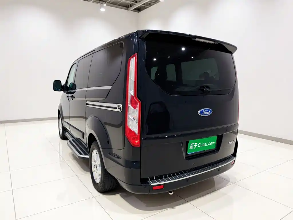 Ford Tourneo — миниатюра 4