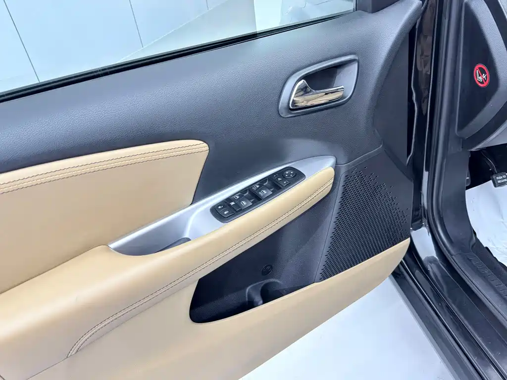 Dodge Journey — миниатюра 7