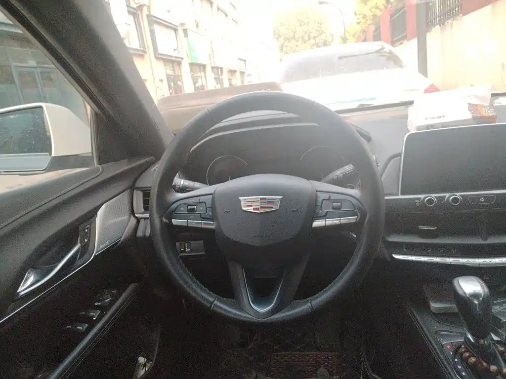 Cadillac CT4 — миниатюра 6