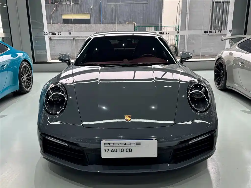 PORSCHE 911